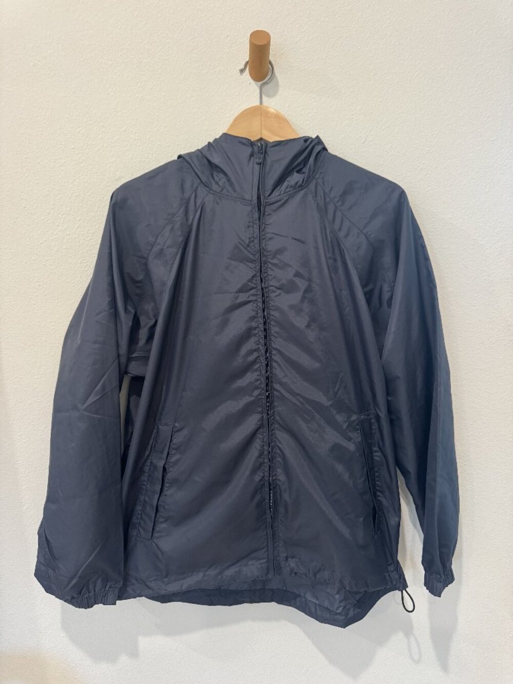 Uniqlo Packable Windbreaker Jacket w/ Pouch Men's S Navy Hooded Nylon Ripstop